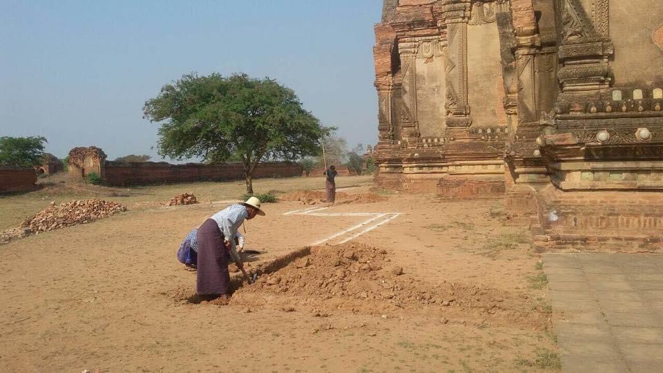 November 23-2018 " နရသီဟပတေ့ " ဘုရား အတွင်း စကြန် ပတ်လမ်း ၊ သဲ ကျောက်ပြား ခင်း ၊ ဘုရား လေးဆူ ရောင်တော်ဖွင့် ခြင်း ကုသိုလ် ။